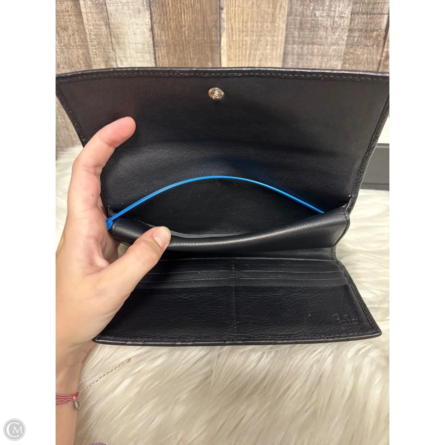 Wallet Luxury Designer By Gucci, Size: Medium