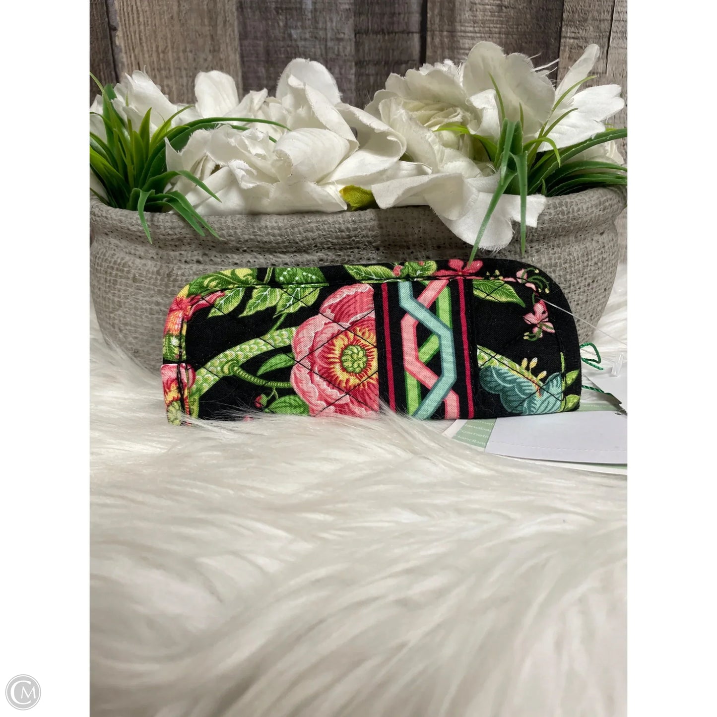 Sunglass Case By Vera Bradley, Size: Small