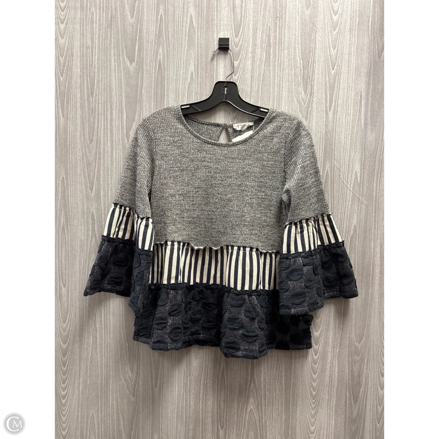 Top Long Sleeve By Thml In Grey, Size: Xs