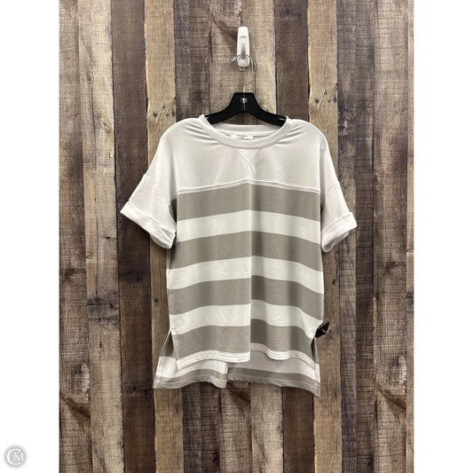 Top Short Sleeve By Cable And Gauge In Grey & White, Size: M