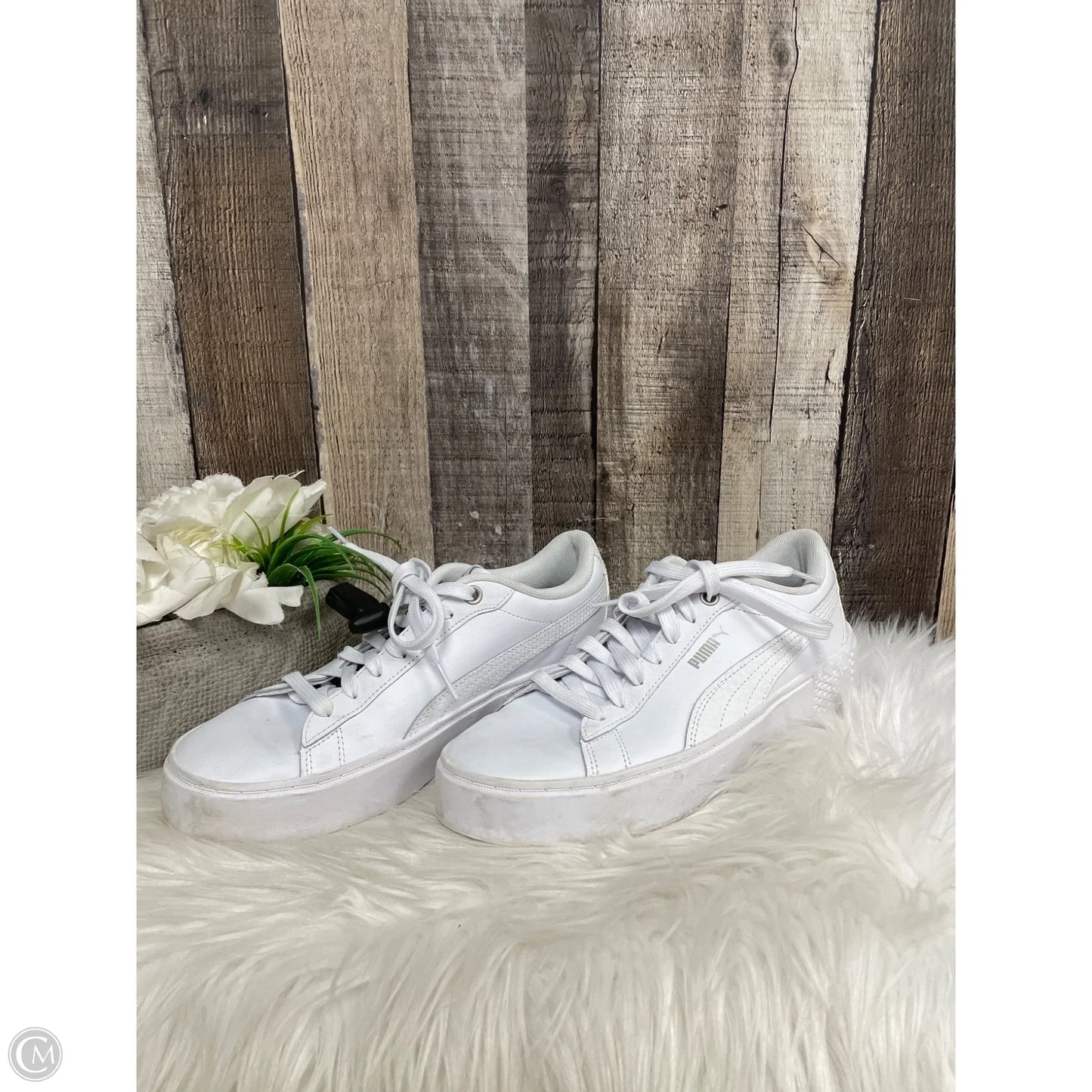 Shoes Athletic By Puma In White, Size: 8.5