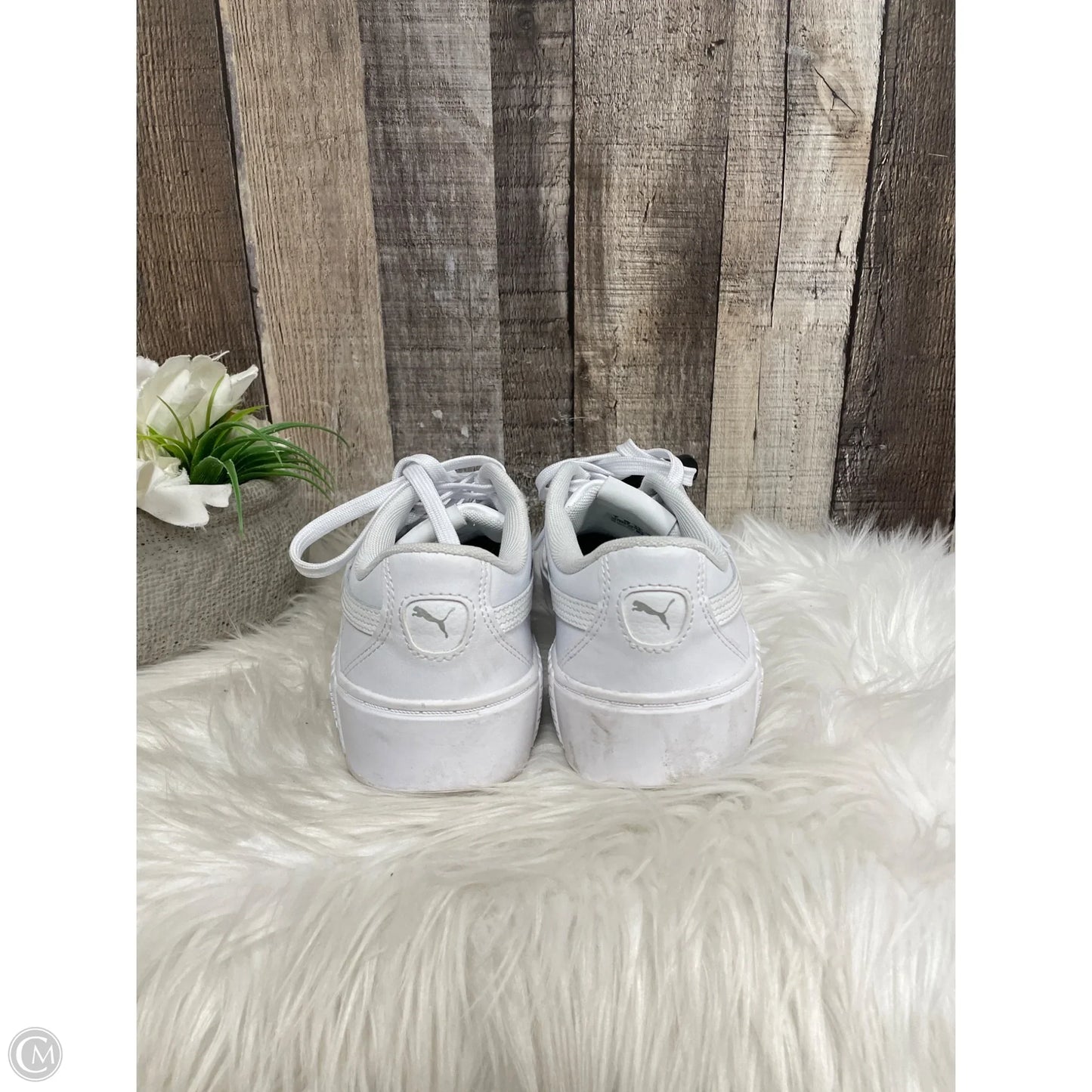 Shoes Athletic By Puma In White, Size: 8.5