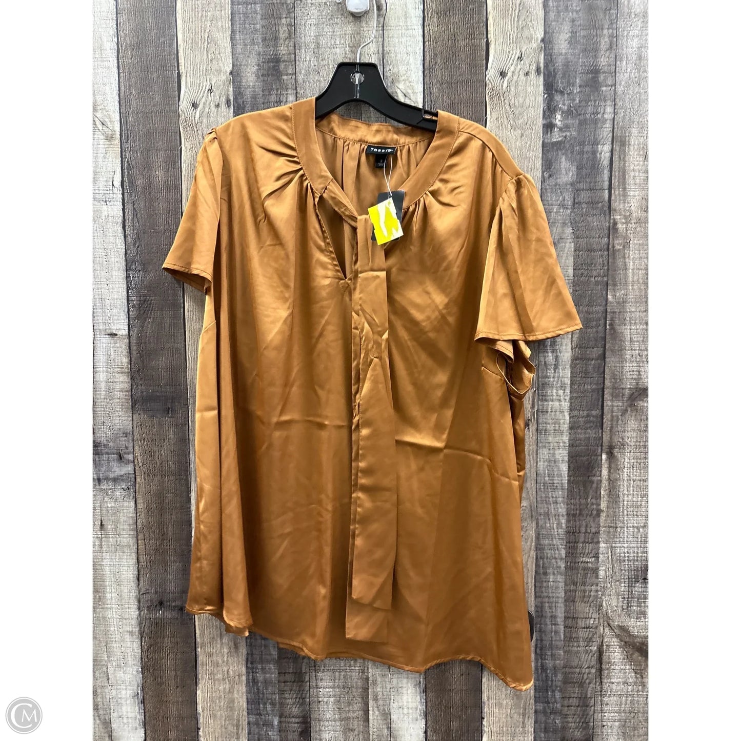 Top Short Sleeve By Torrid In Gold, Size: 3x