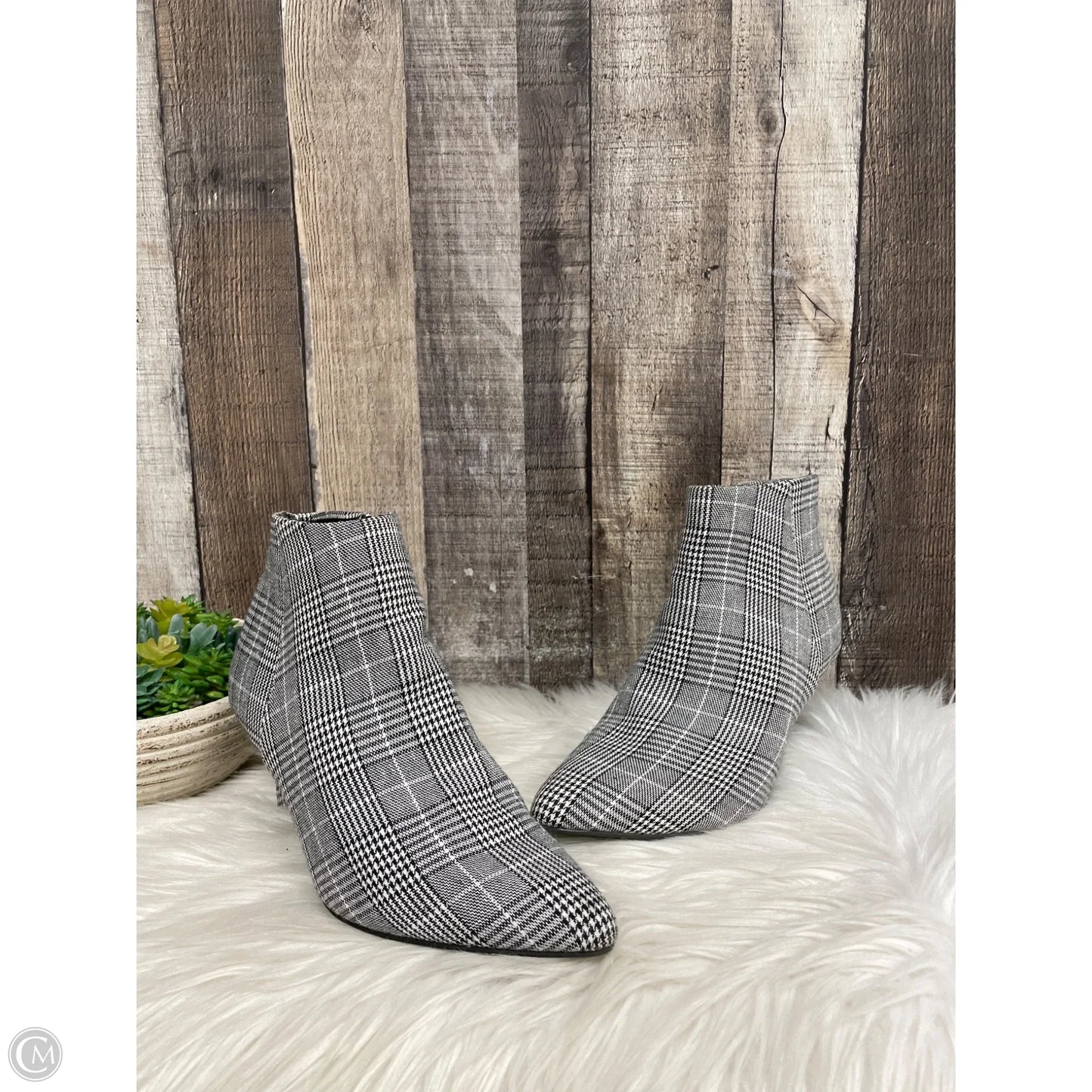 Boots Ankle Heels By Simply Vera In Plaid Pattern, Size: 7
