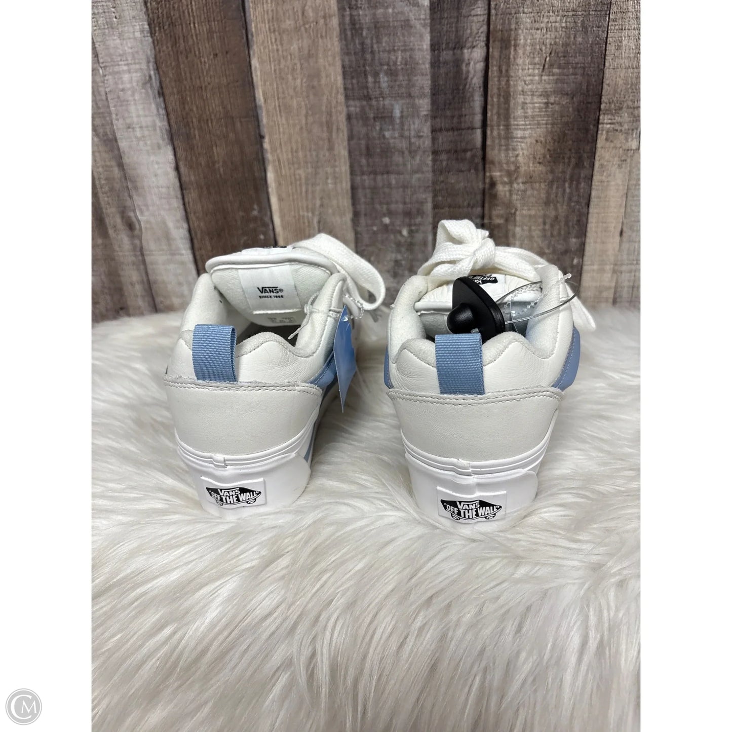 Shoes Sneakers By Vans In Cream, Size: 7