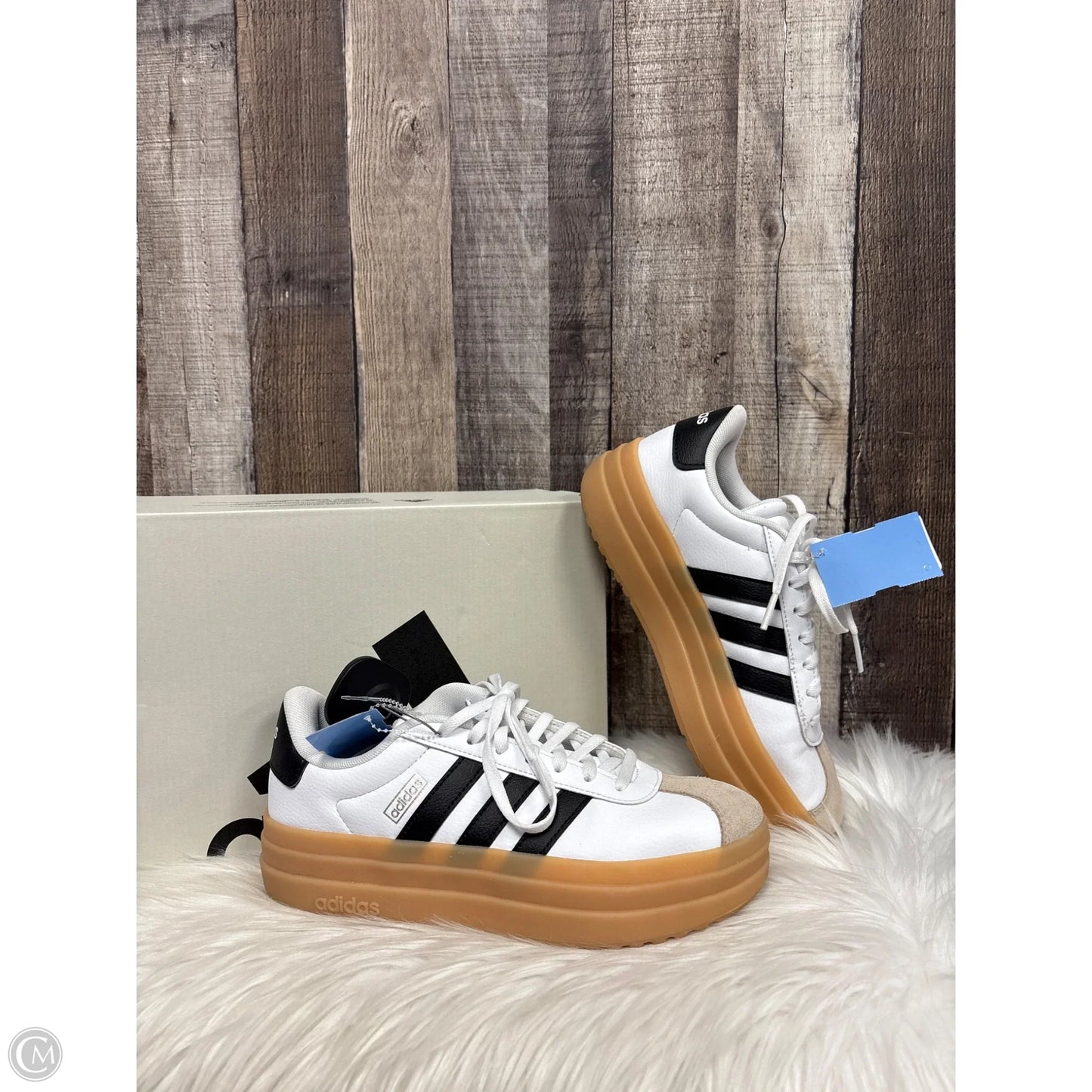 Shoes Athletic By Adidas In White, Size: 5.5