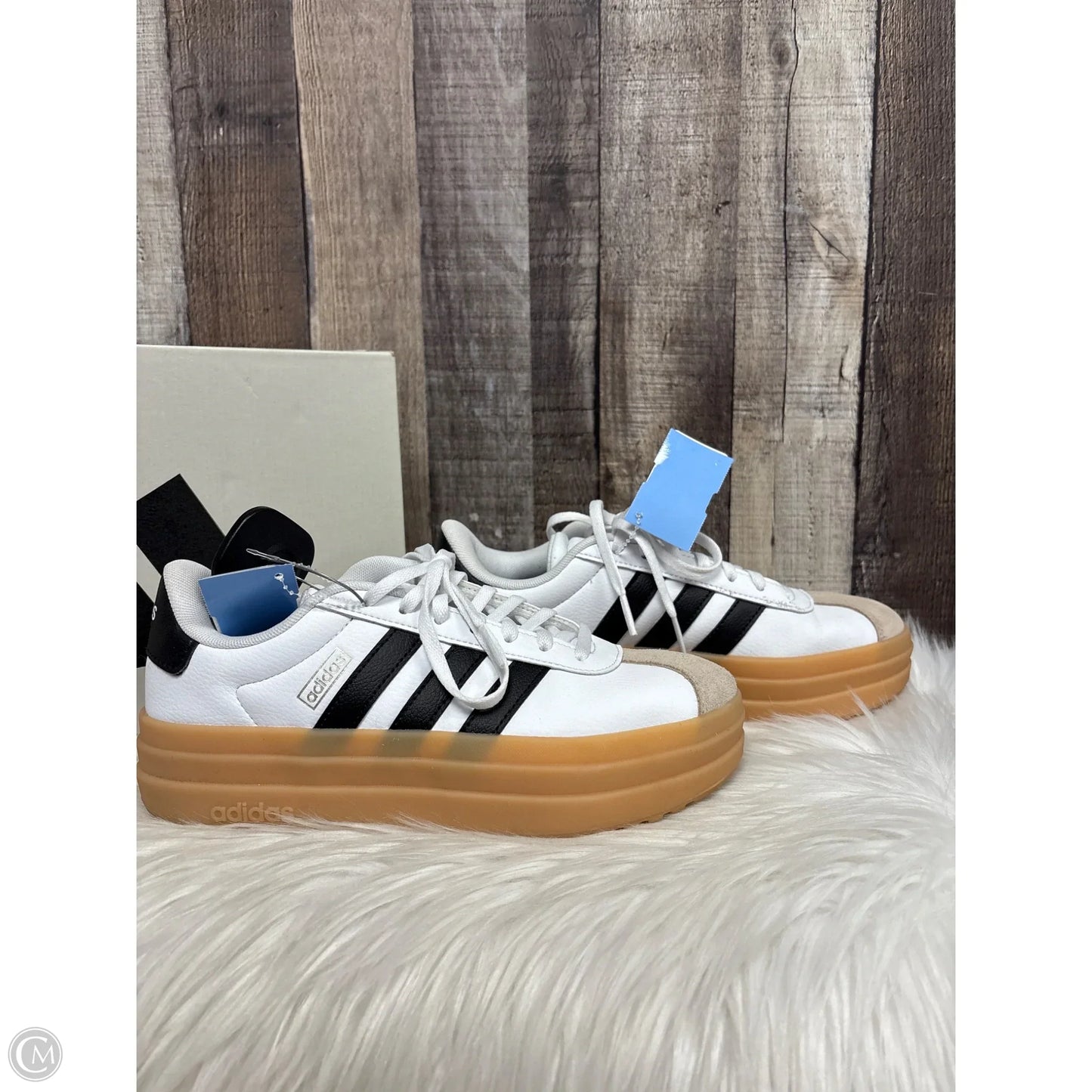 Shoes Athletic By Adidas In White, Size: 5.5