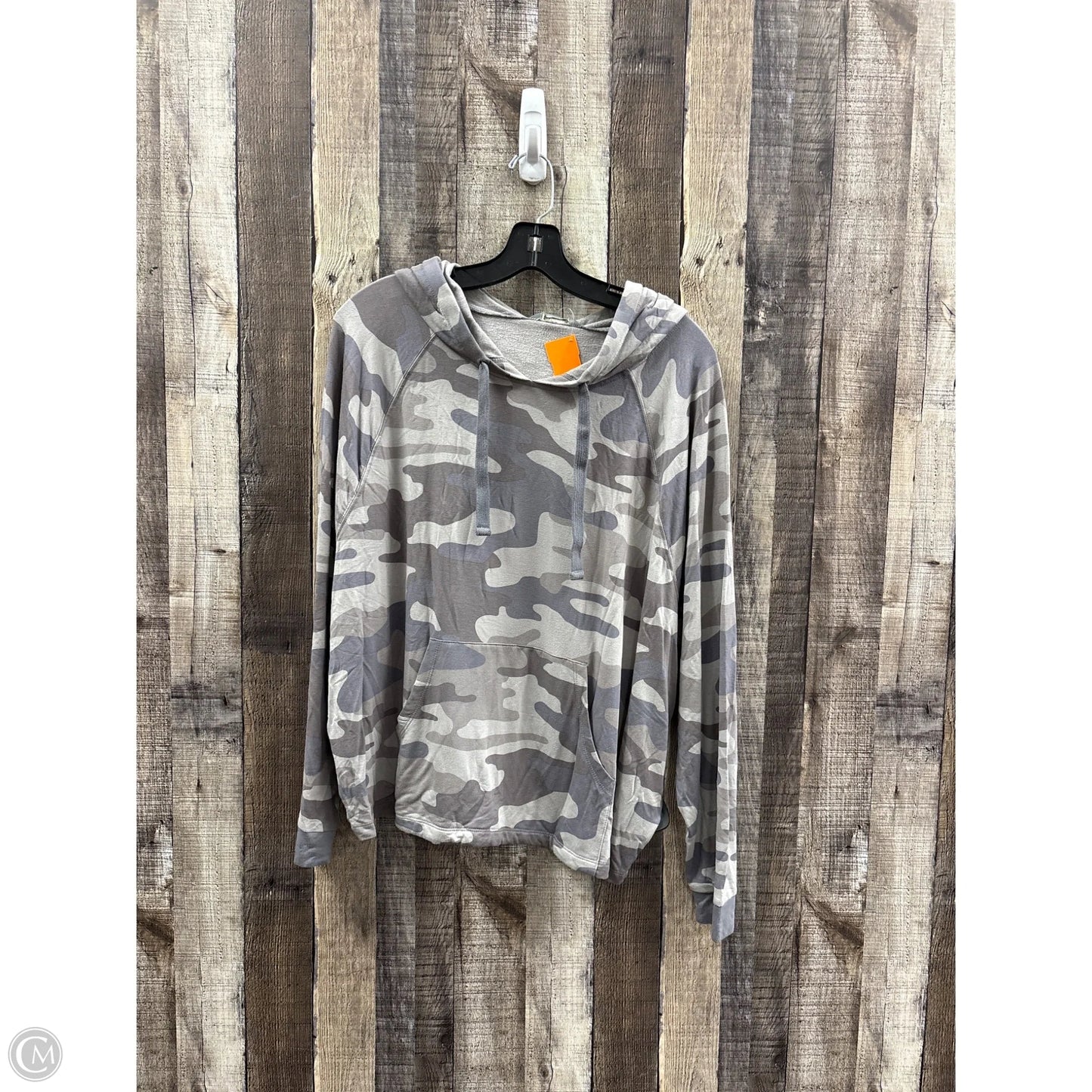 Top Long Sleeve By Natural Reflections In Camouflage Print, Size: L