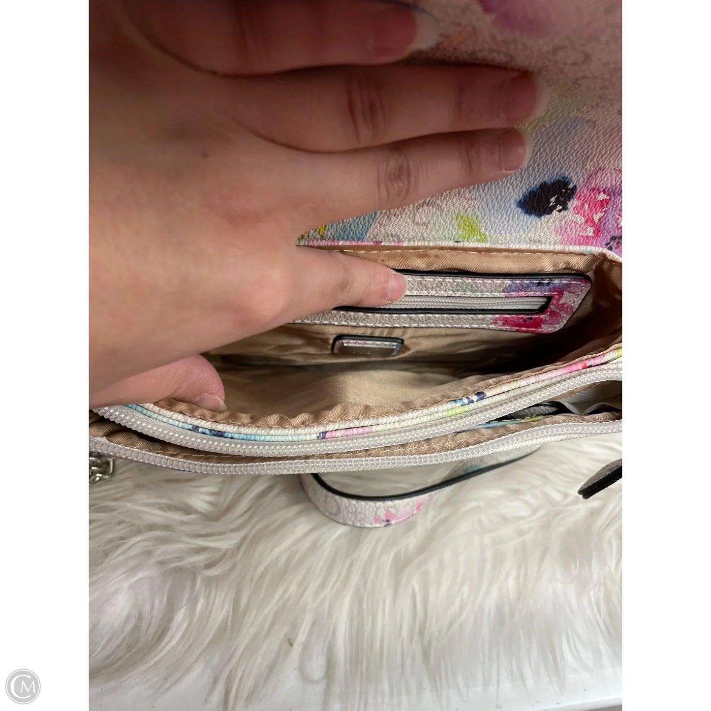 Crossbody By Guess, Size: Medium