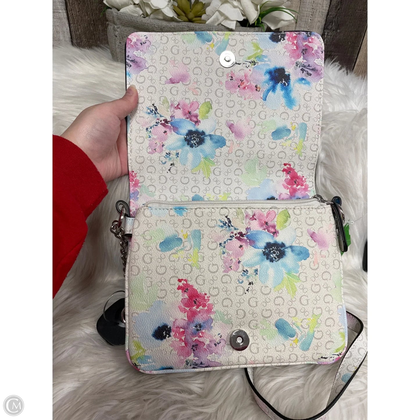 Crossbody By Guess, Size: Medium