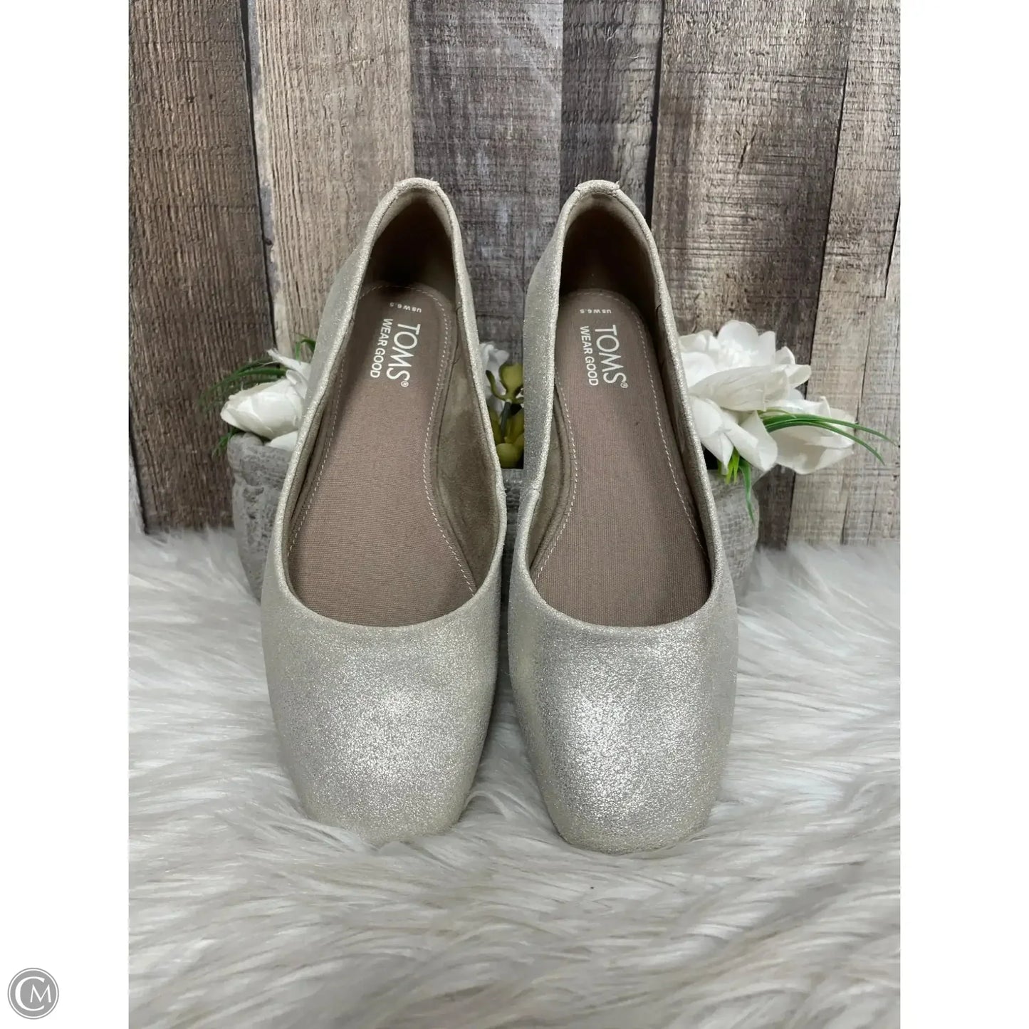 Shoes flats By Toms In Gold, Size: 6.5