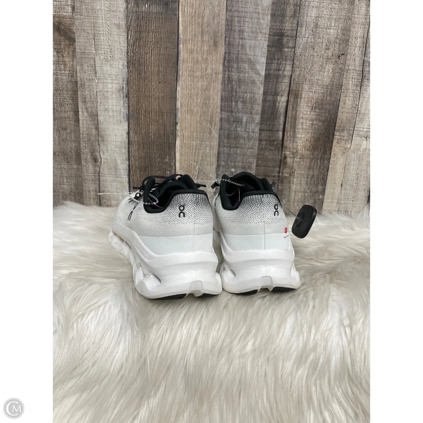 Shoes Athletic By On Cloud In White, Size: 9