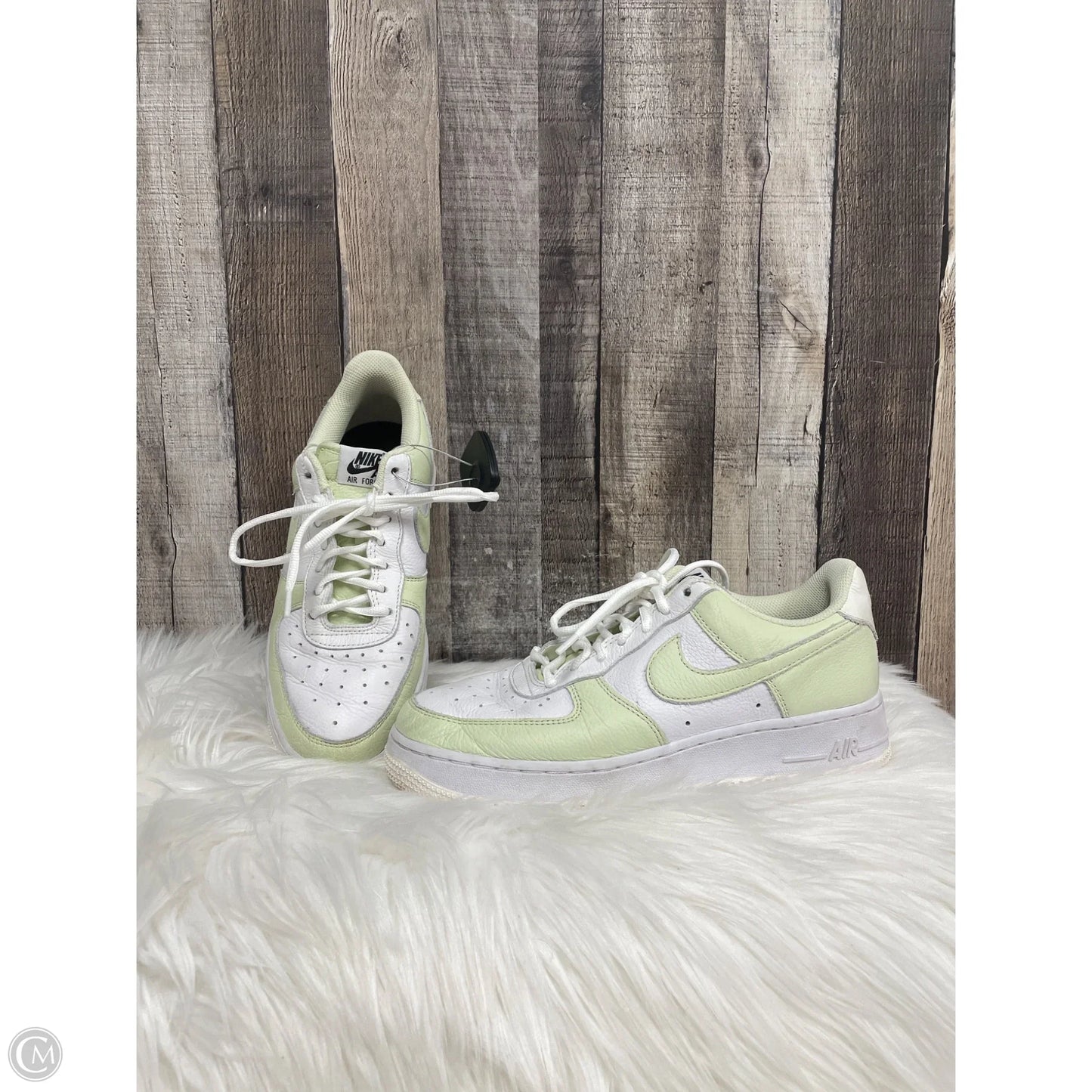 Shoes Athletic By Nike In Green & White, Size: 8