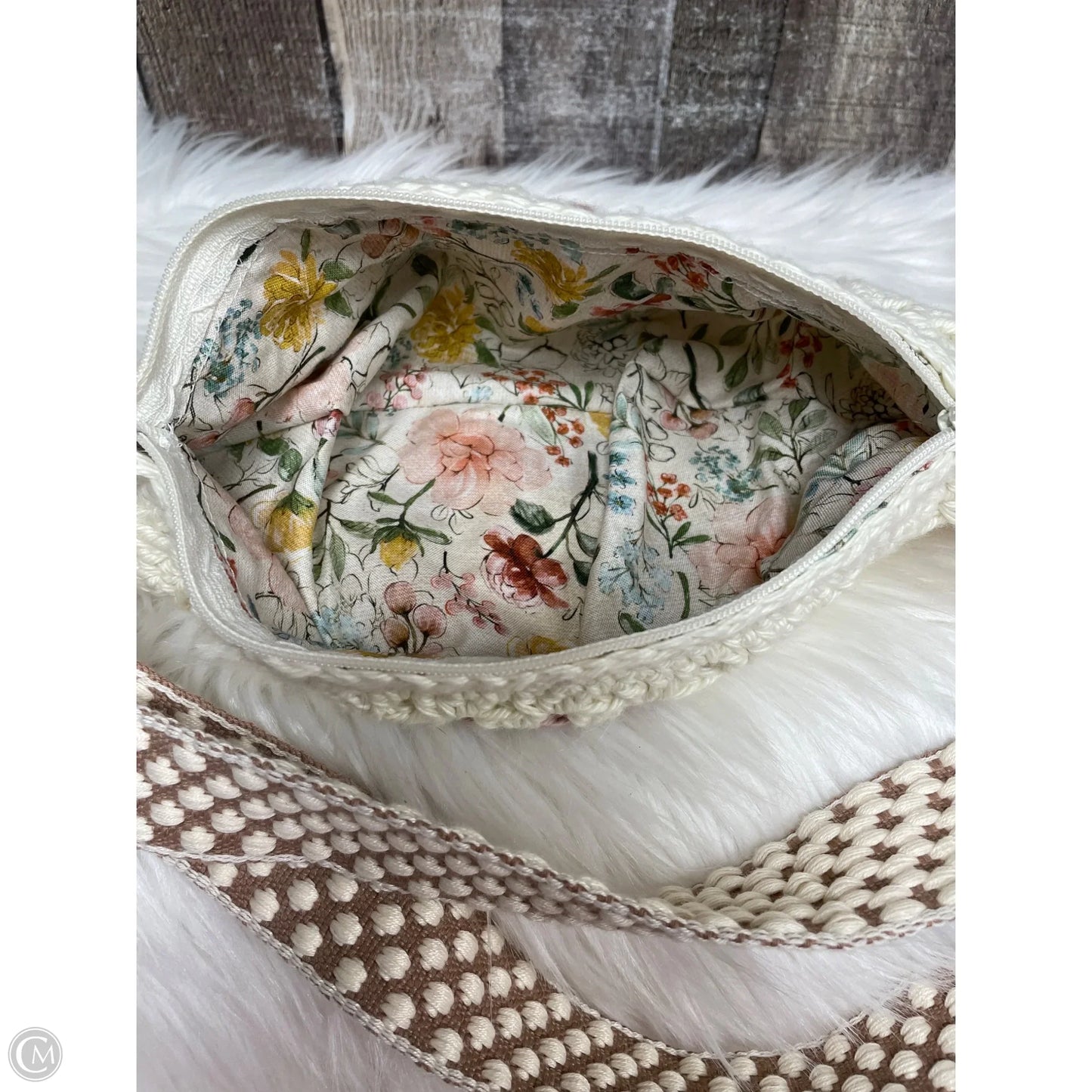 Crossbody By Cmf, Size: Medium