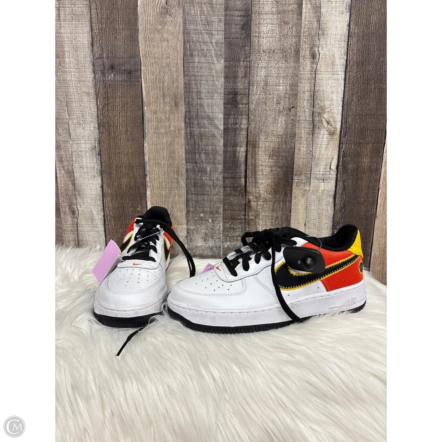 Shoes Athletic By Nike In White & Yellow, Size: 8