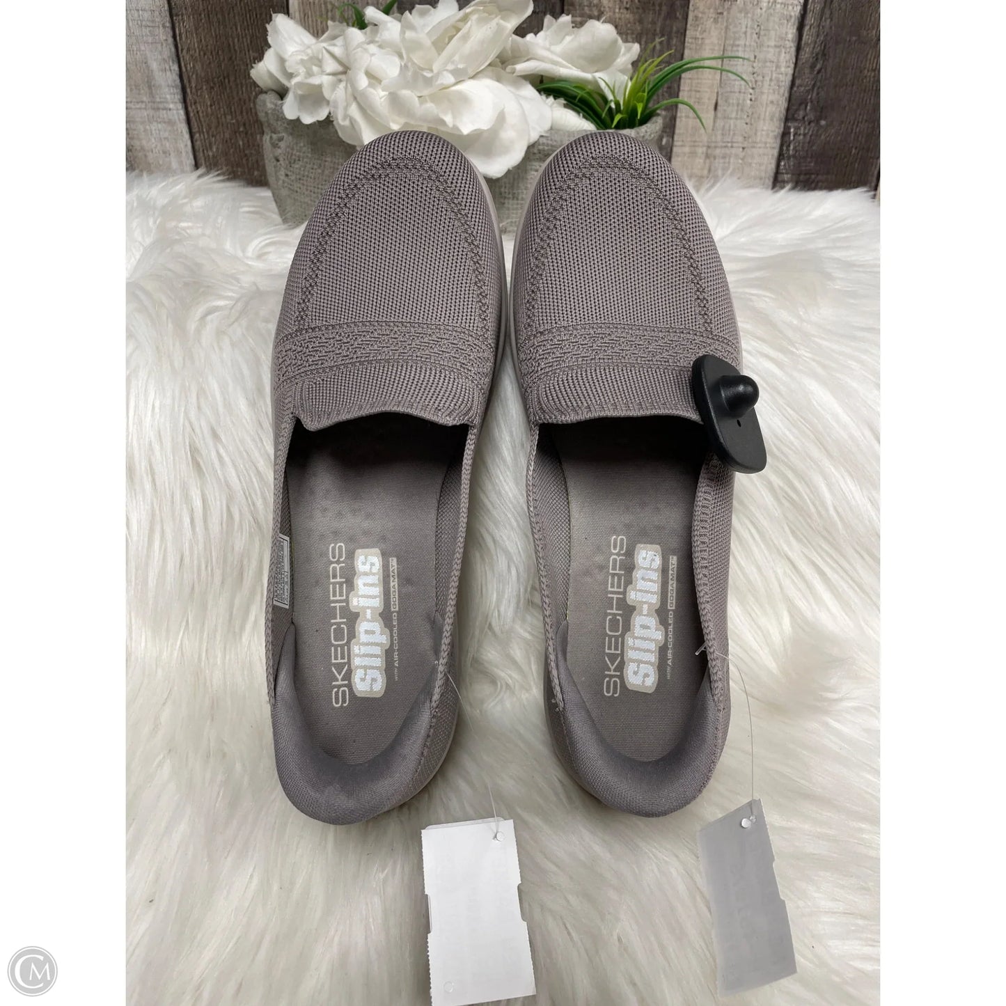 Shoes Athletic By Skechers In Grey, Size: 9.5