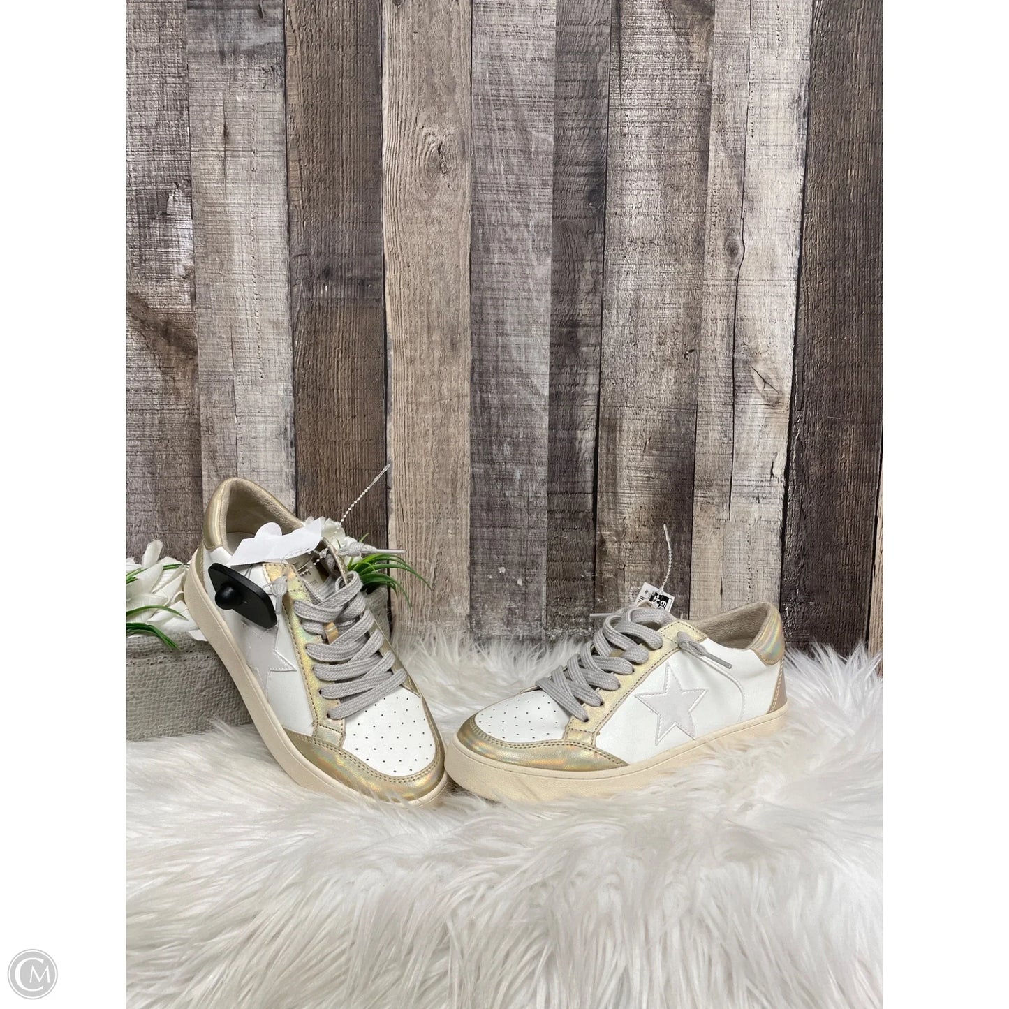 Shoes Sneakers By Cme In Gold & White, Size: 6.5