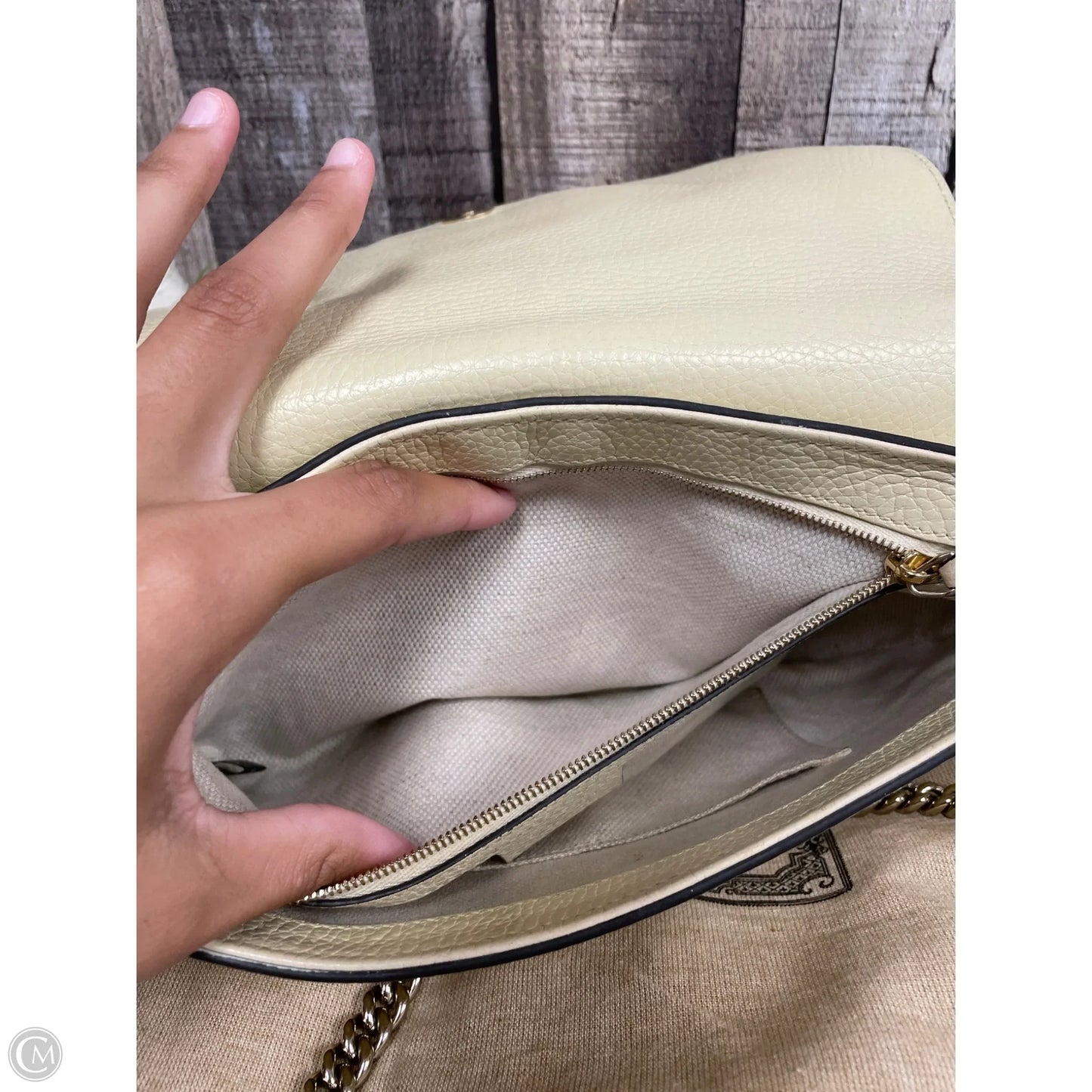 Crossbody Luxury Designer By Gucci, Size: Medium