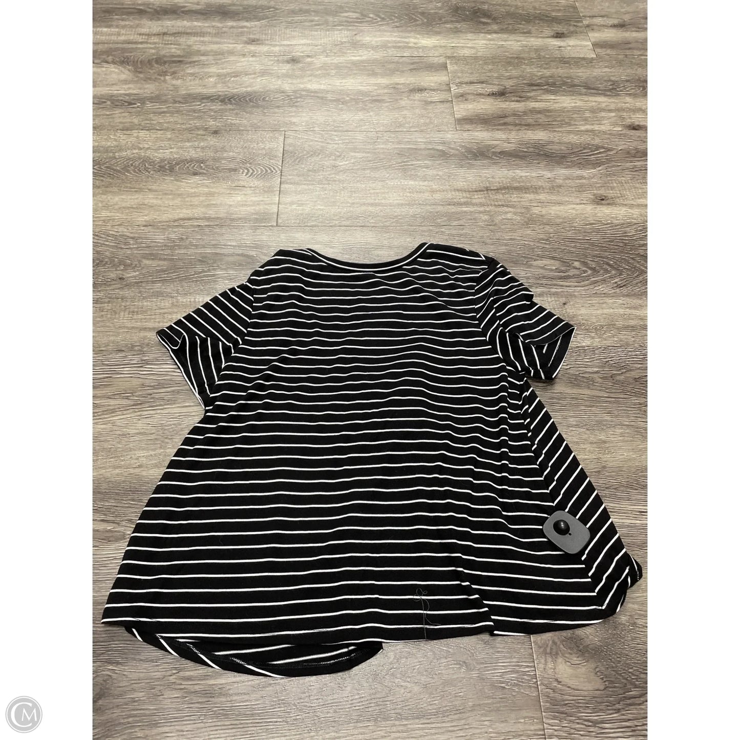 Athletic Top Short Sleeve By Old Navy In Striped Pattern, Size: S