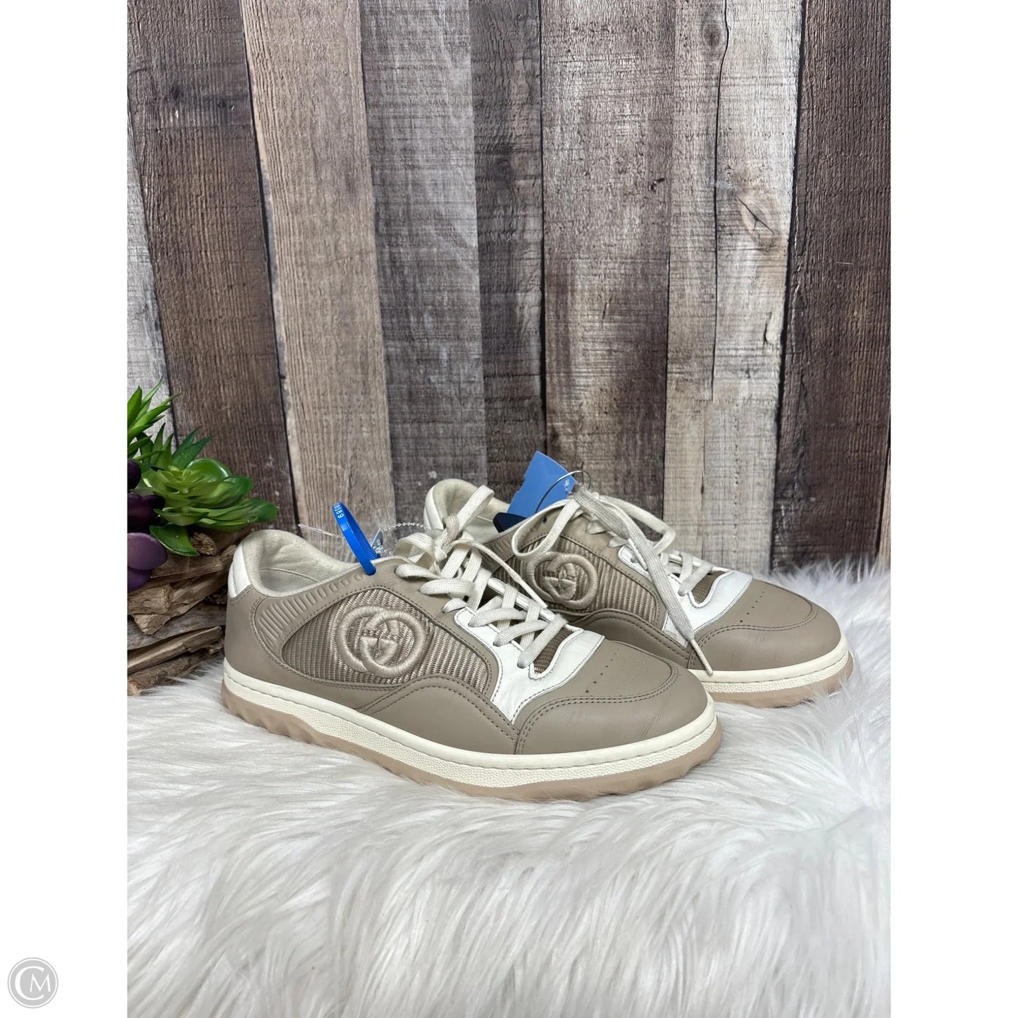 Shoes Luxury Designer By Gucci In Tan, Size: 9.5