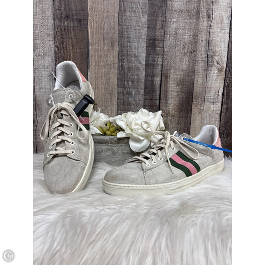 Shoes Luxury Designer By Gucci In Grey, Size: 11