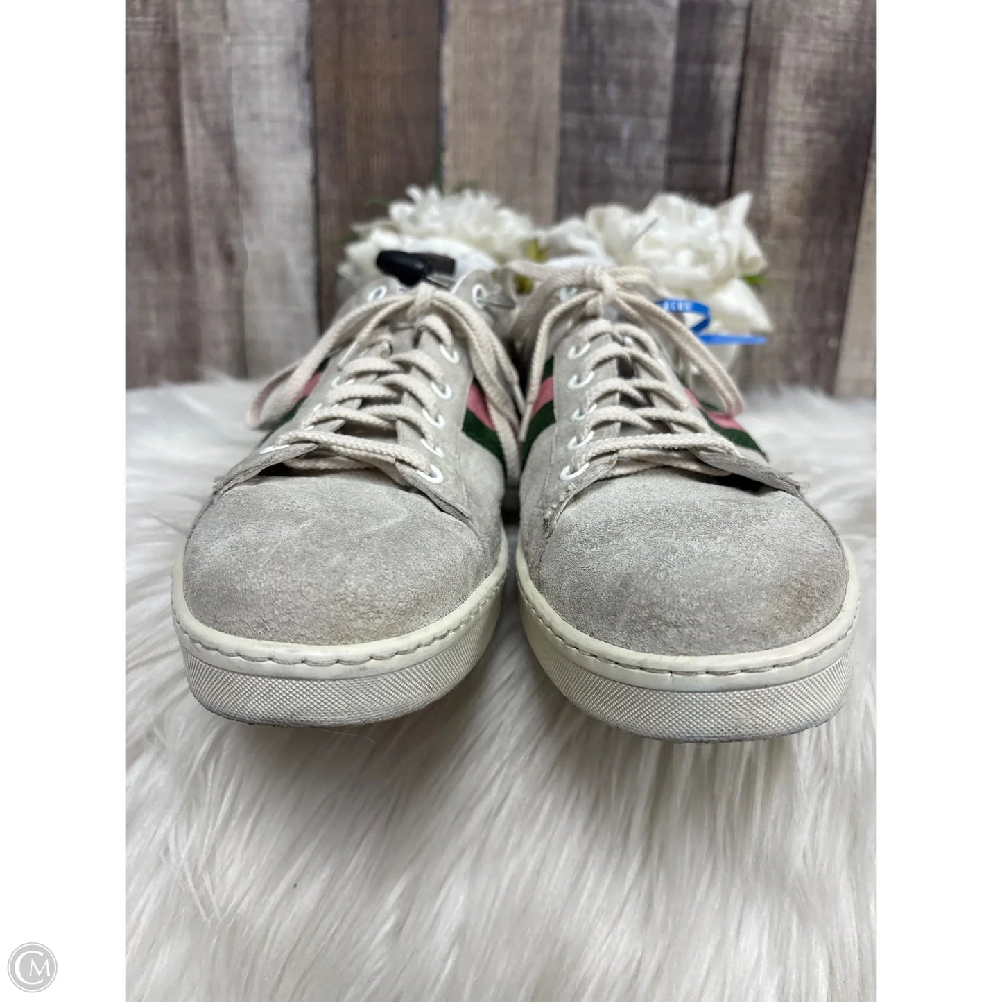 Shoes Luxury Designer By Gucci In Grey, Size: 11