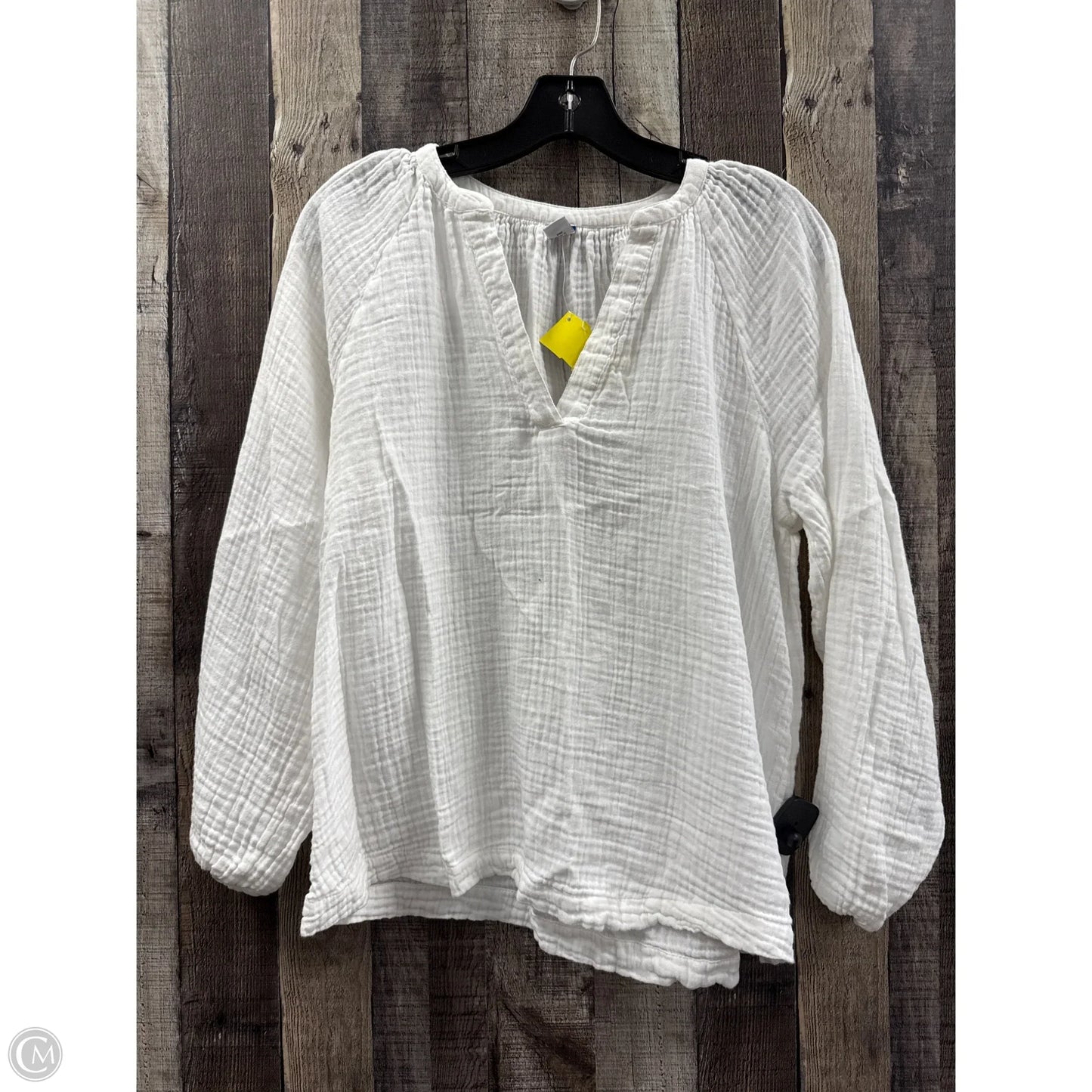 Top Long Sleeve By Old Navy In White, Size: M
