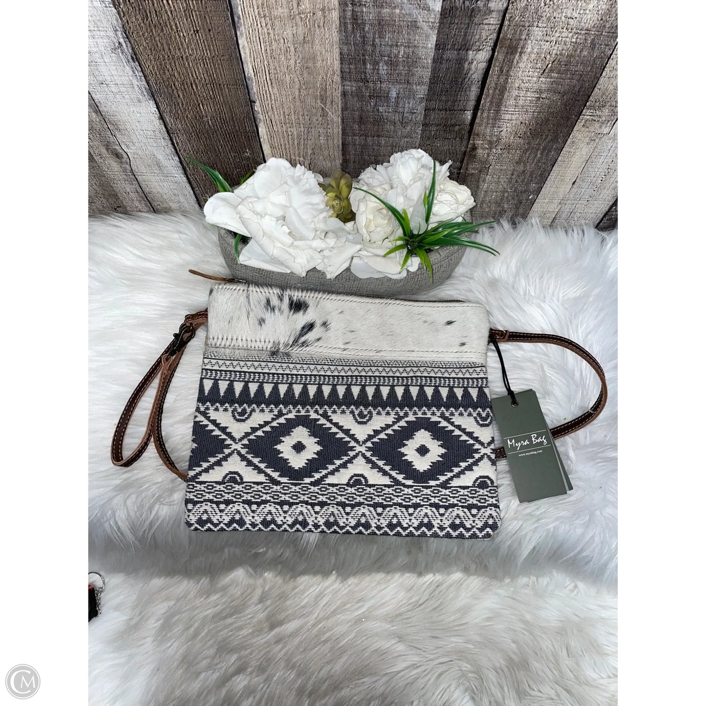 Crossbody By Myra, Size: Medium