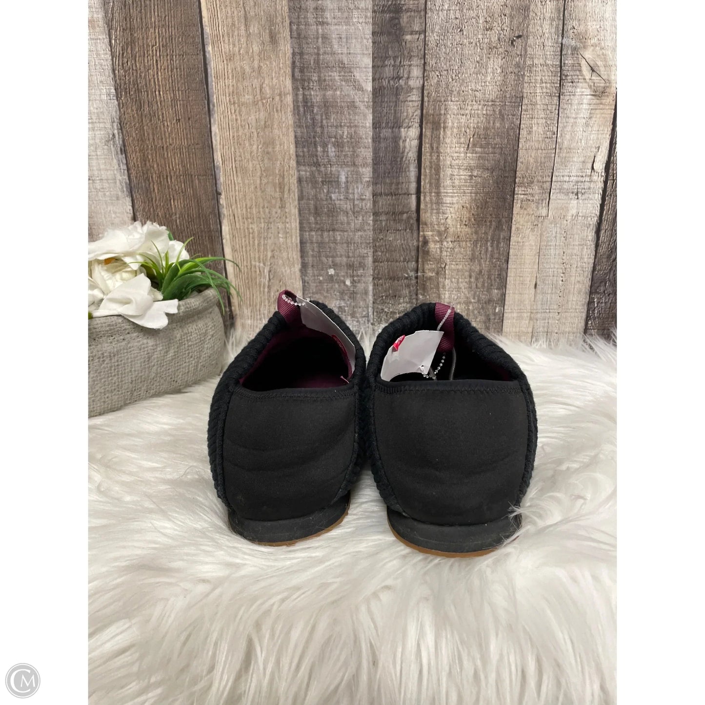Shoes Flats By Teva In Black, Size: 10