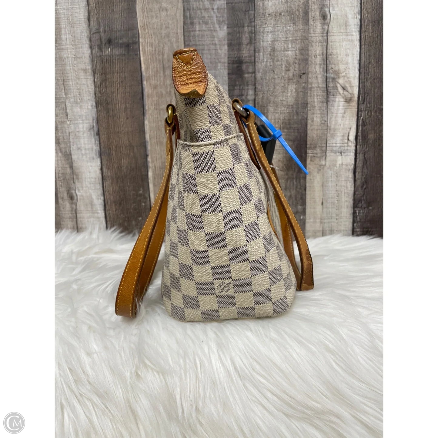 Handbag Luxury Designer By Louis Vuitton, Size: Medium