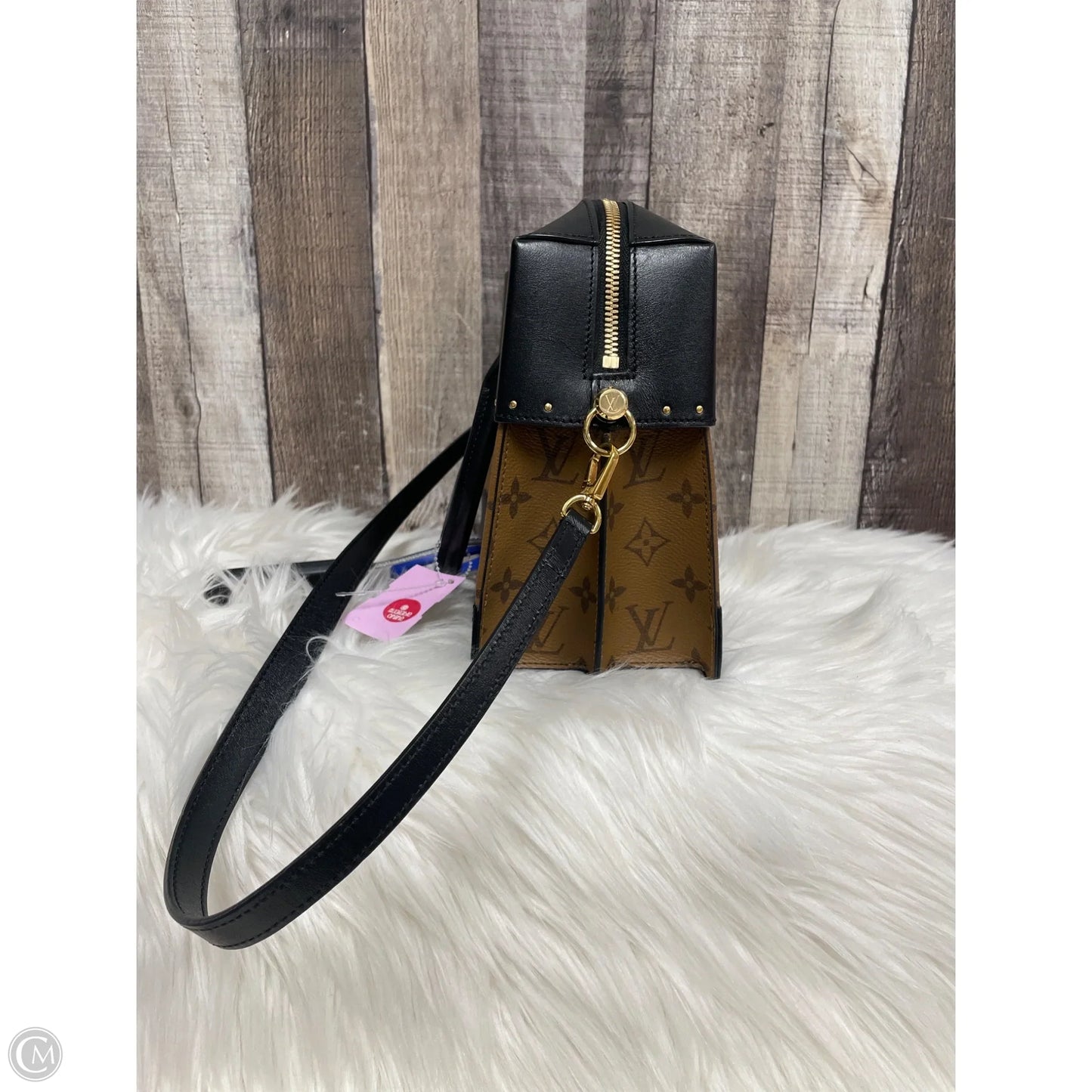 Handbag Luxury Designer By Louis Vuitton, Size: Medium
