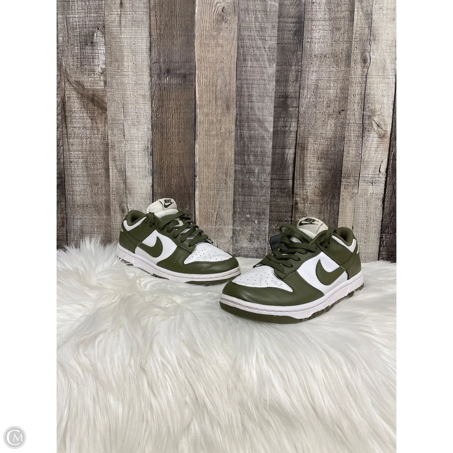 Shoes Athletic By Nike In Green, Size: 6.5