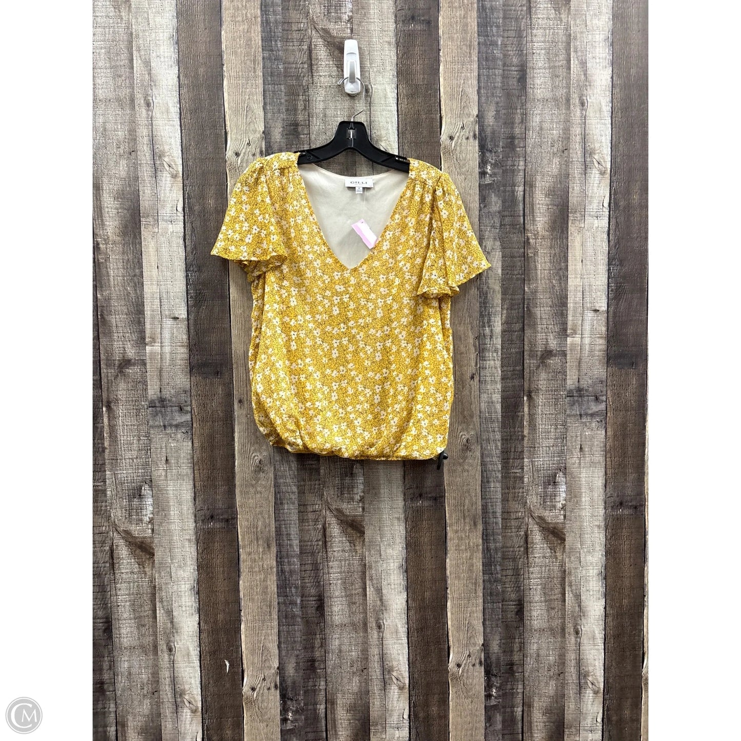 Top Short Sleeve By Gilli In Yellow, Size: M