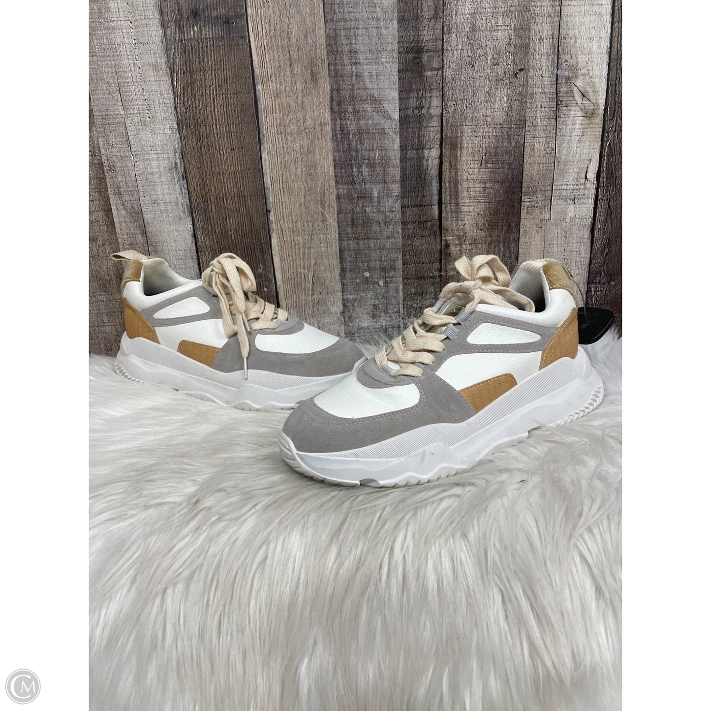 Shoes Sneakers By Oasis Society In White, Size: 8