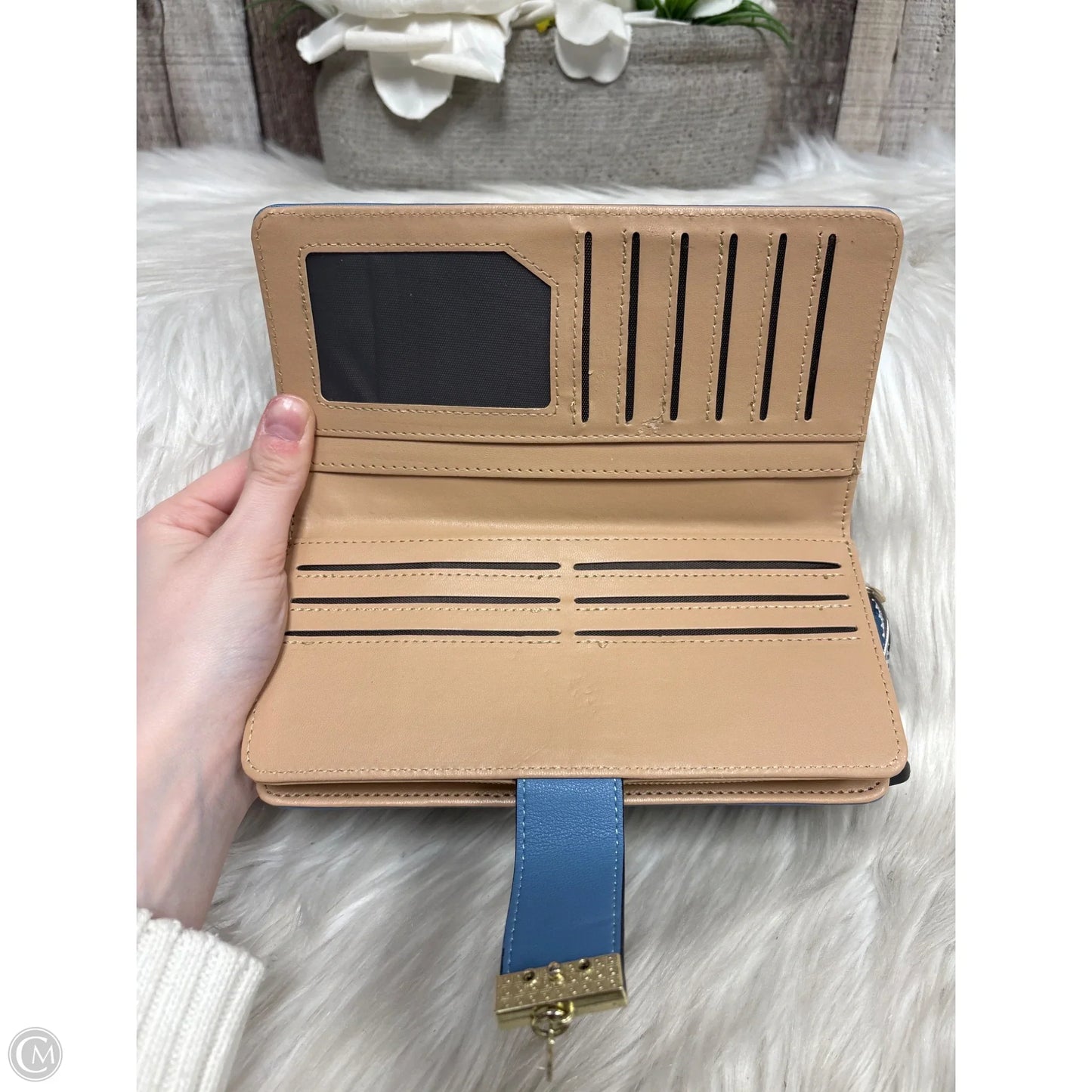 Wallet By Cmf, Size: Small