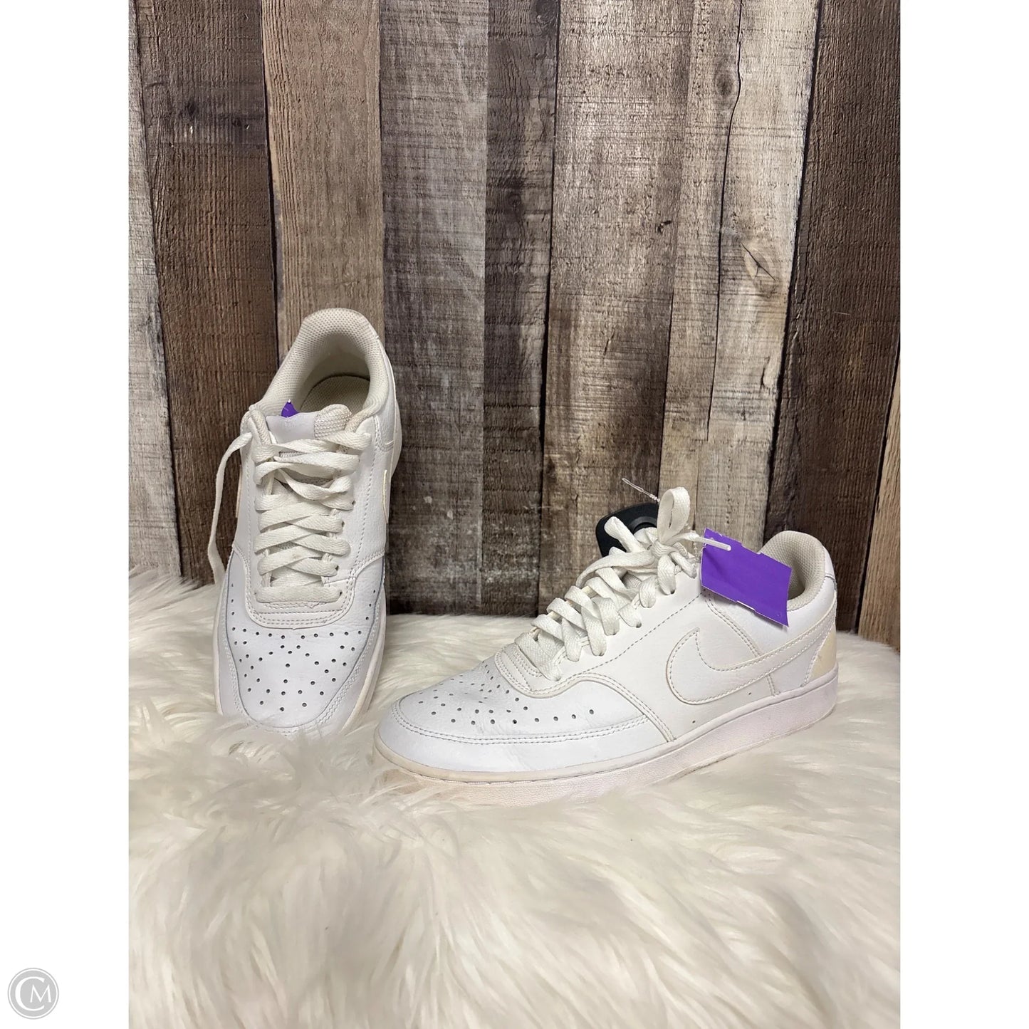 Shoes Sneakers By Nike In White, Size: 9