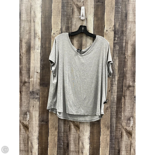 Top Short Sleeve Basic By Justify In Grey, Size: 1x