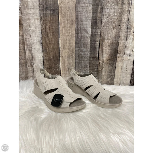 Sandals Flats By Bzees In Grey, Size: 8