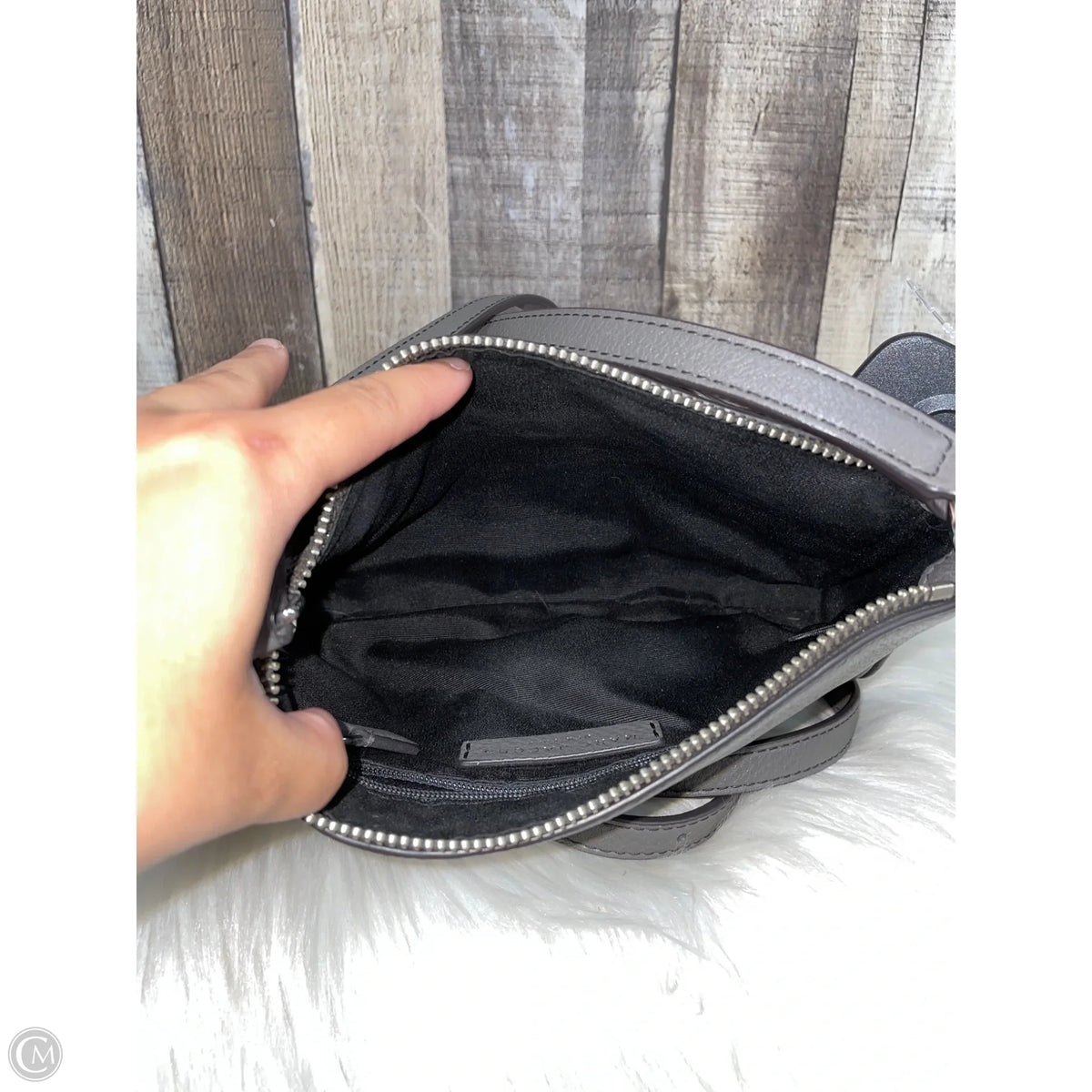 Crossbody Luxury Designer By Marc Jacobs, Size: Small
