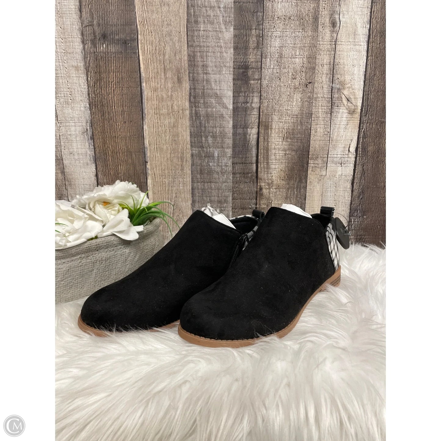 Boots Ankle Flats By So In Black & White, Size: 6.5