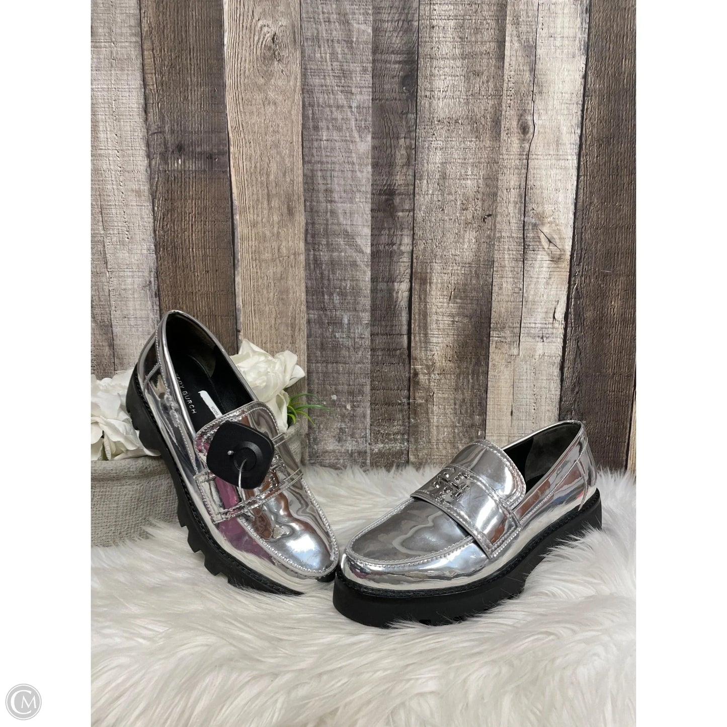 Shoes Designer By Tory Burch In Silver, Size: 7