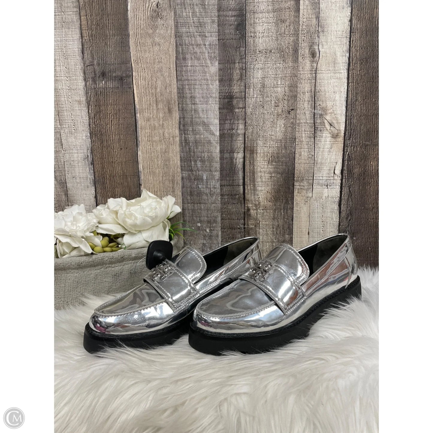 Shoes Designer By Tory Burch In Silver, Size: 7