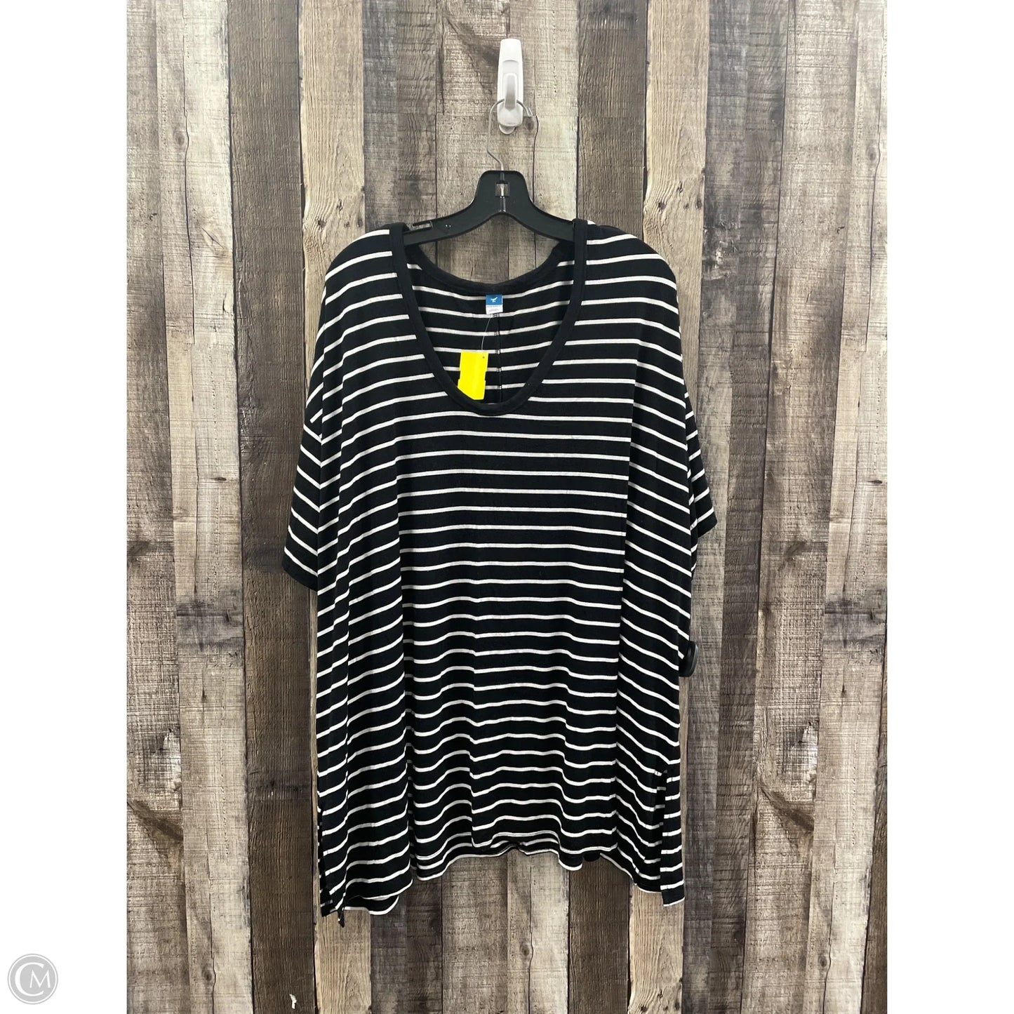 Top Short Sleeve By Old Navy In Black & White, Size: 3x