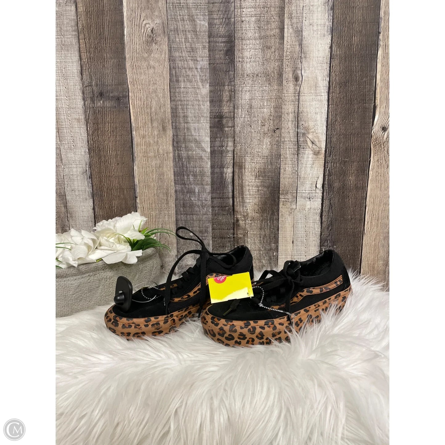 Shoes Sneakers By Vans In Animal Print, Size: 7