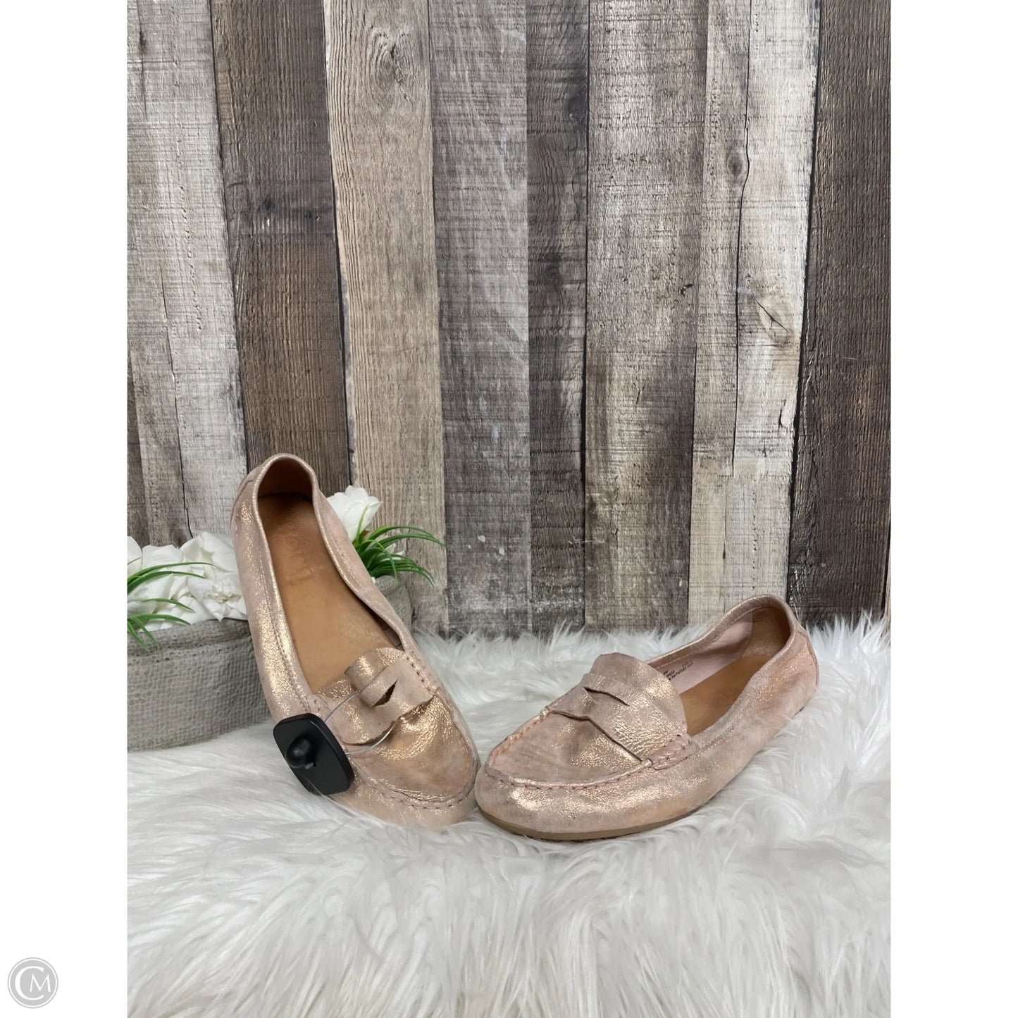 Shoes Flats By Born In Peach, Size: 9