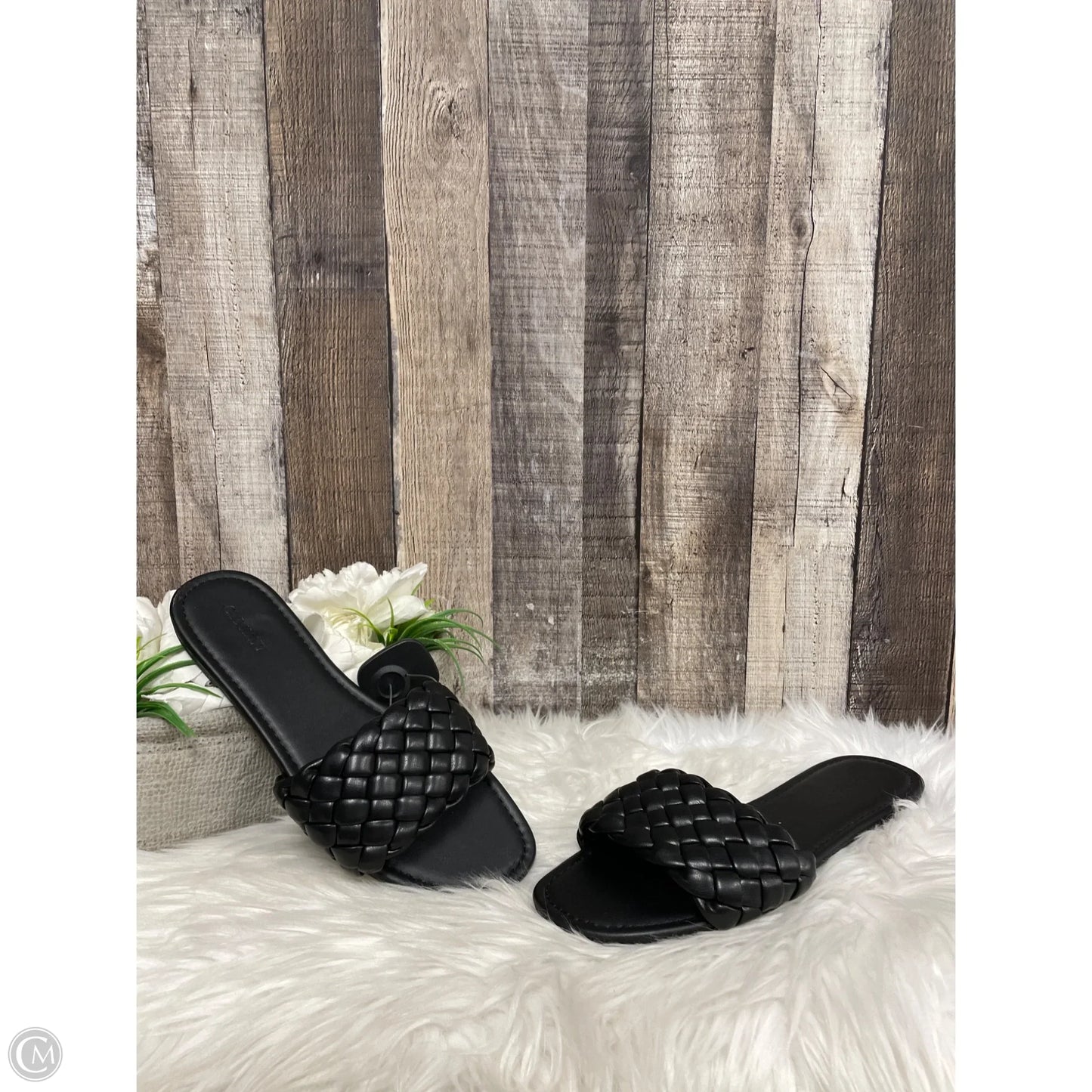 Sandals Flats By Old Navy In Black, Size: 9