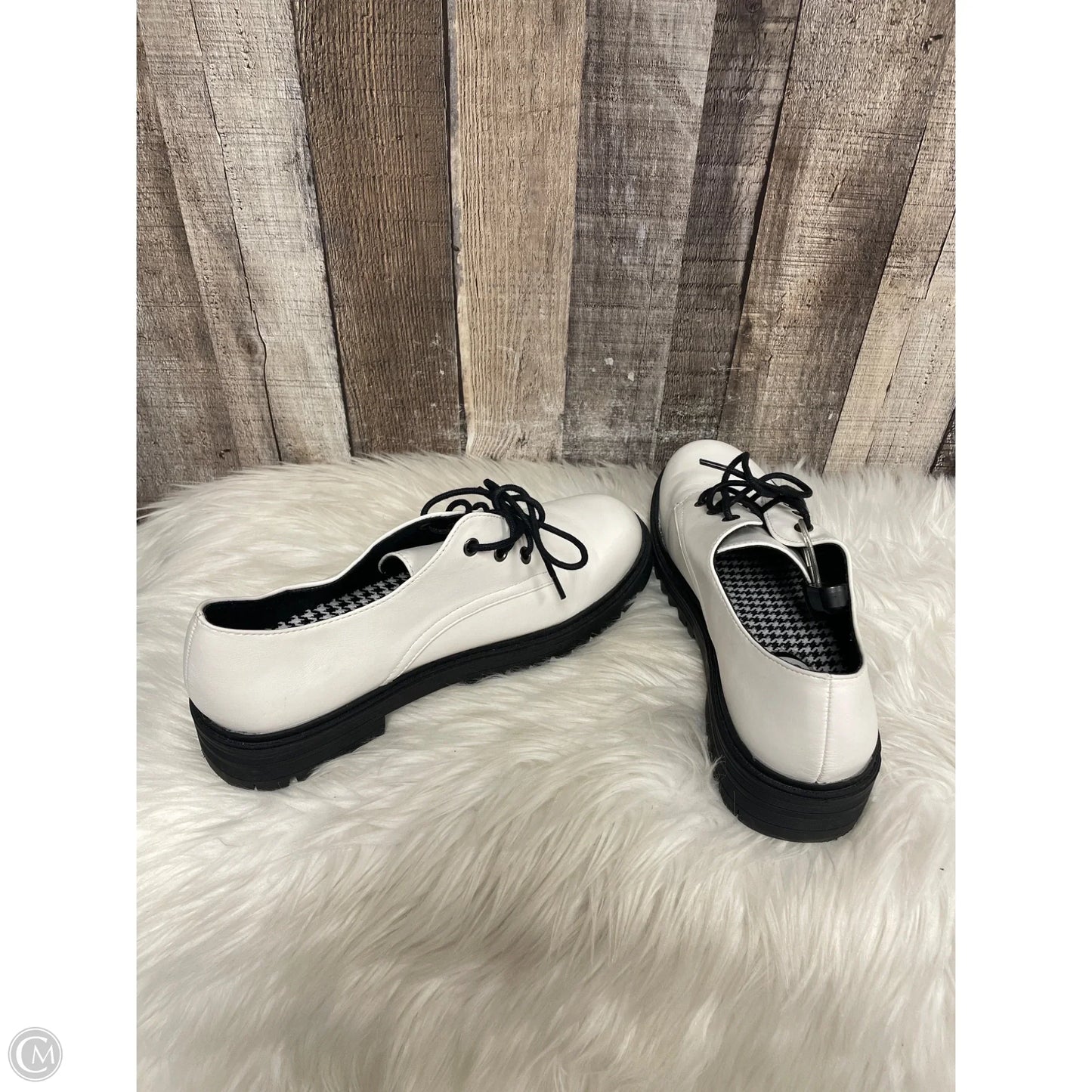 Shoes Flats By Seychelles In Black & White, Size: 9.5