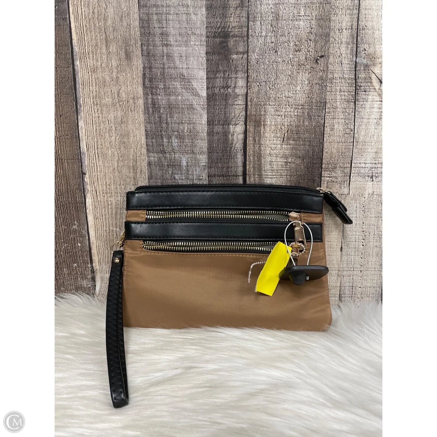 Wristlet By Cmf, Size: Medium