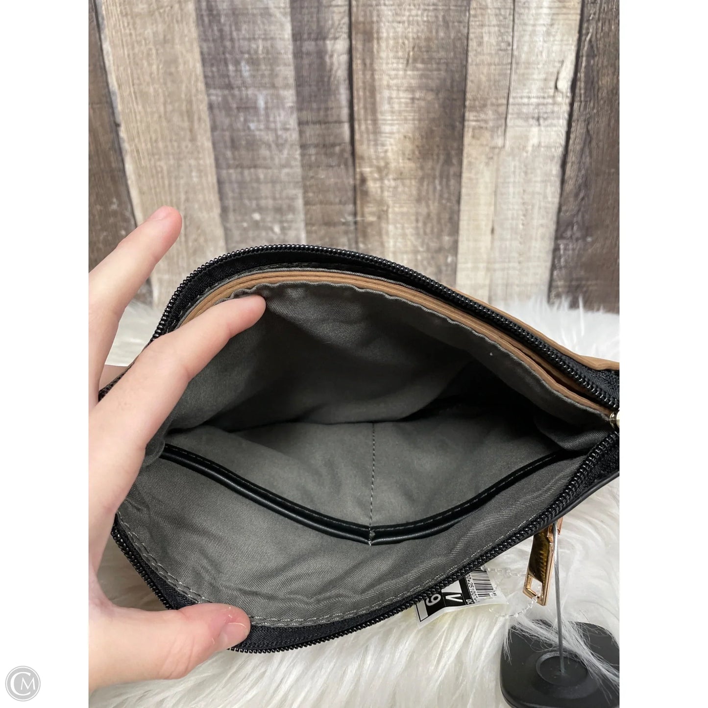 Wristlet By Cmf, Size: Medium