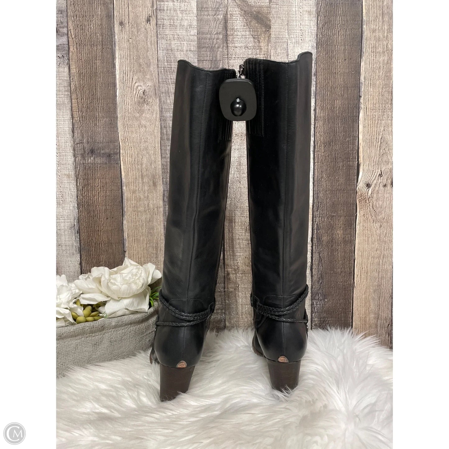 Boots Designer By Ugg In Black, Size: 6